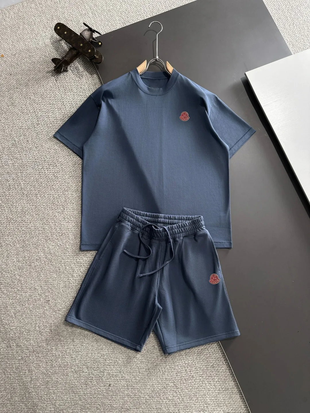 Next day shipping P460 Stone lsland/stone island high quality 2025 spring and summer new casual heavy industry suit exclusively developed by yb! High quality production! Imported custom-made fabrics for foreign orders, with high breathability and comfort, impeccable details, brand element design concept, delicate and soft feel! It presents a casual cut and the upper body shape is great! On sale simultaneously on the official website! From a high-end men's positioning brand, the low-key luxury taste is irresistible! Exquisite workmanship and impeccable quality! The overall style is simple, fashionable and timeless, fully meeting the requirements of stylish and tasteful dressing! Size: S-XXL